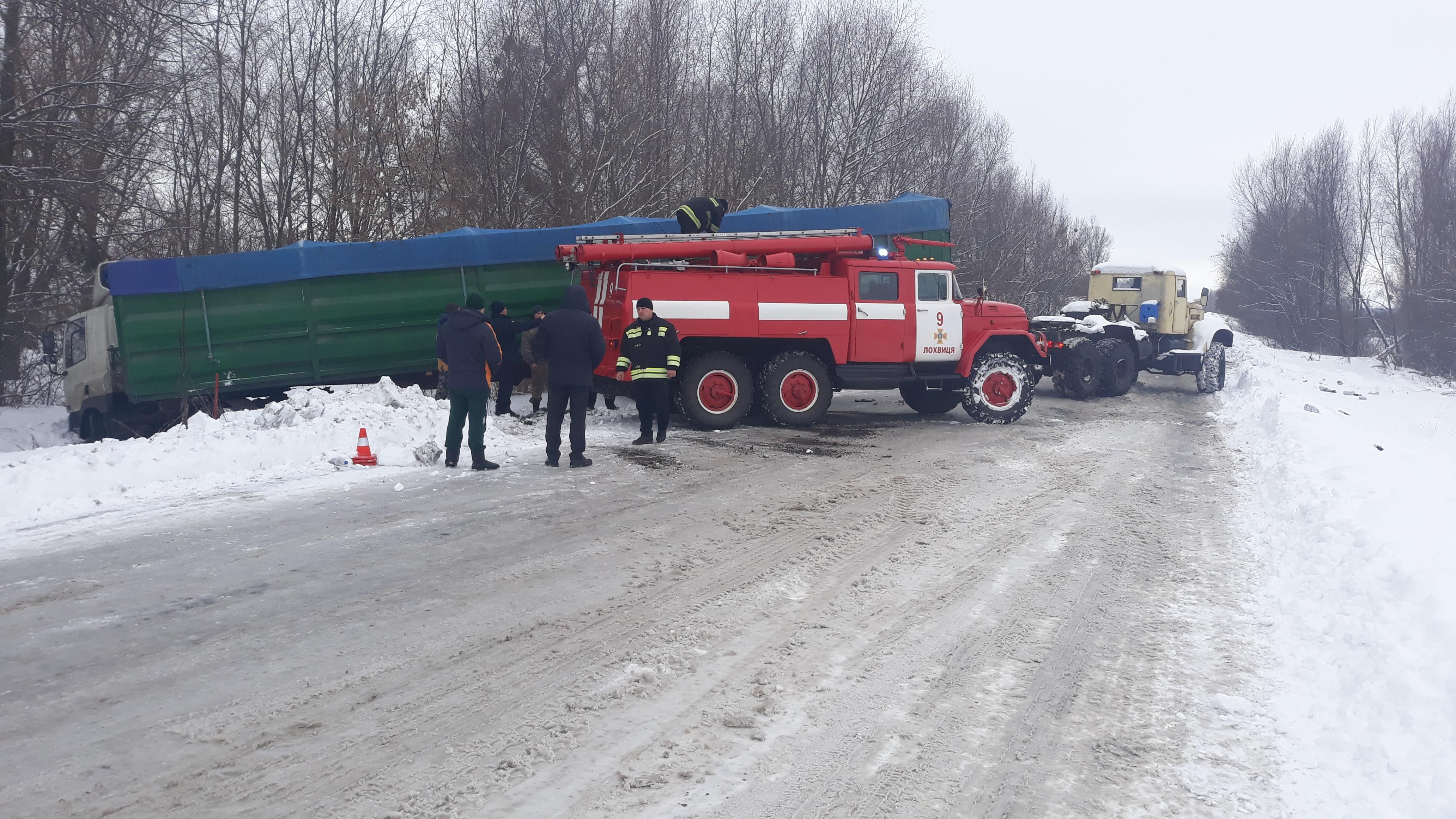 "Укрлендфармінг" Бахматюка розчистив від снігу 4,5 тисяч км українських доріг 