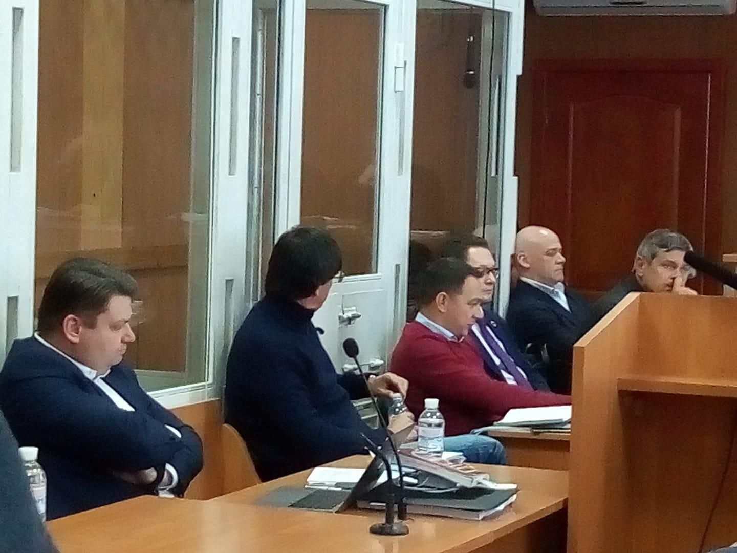 "Хочемо побажати, щоб Труханов сів за ґрати": активісти заколядували на суді у справі мера Одеси