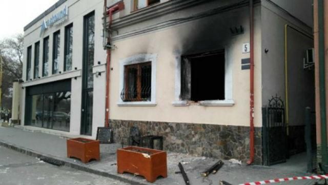 Підпал спілки угорців в Ужгороді: слідство знайшло російський слід Підпал спілки угорців в Ужгороді: слідство знайшло російський слід