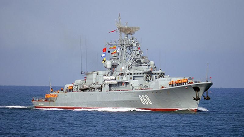 Російські військові почали стежити за бойовим кораблем США у Чорному морі