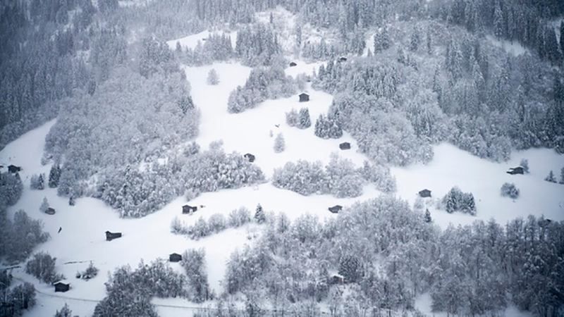 Унаслідок сходження двох лавин загинули люди у Швейцарії Унаслідок сходження двох лавин загинули люди у Швейцарії
