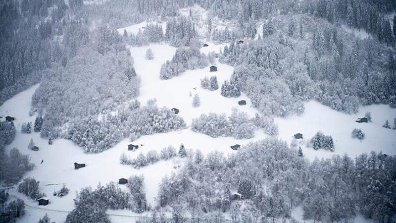 В результате схода двух лавин погибли люди в Швейцарии 