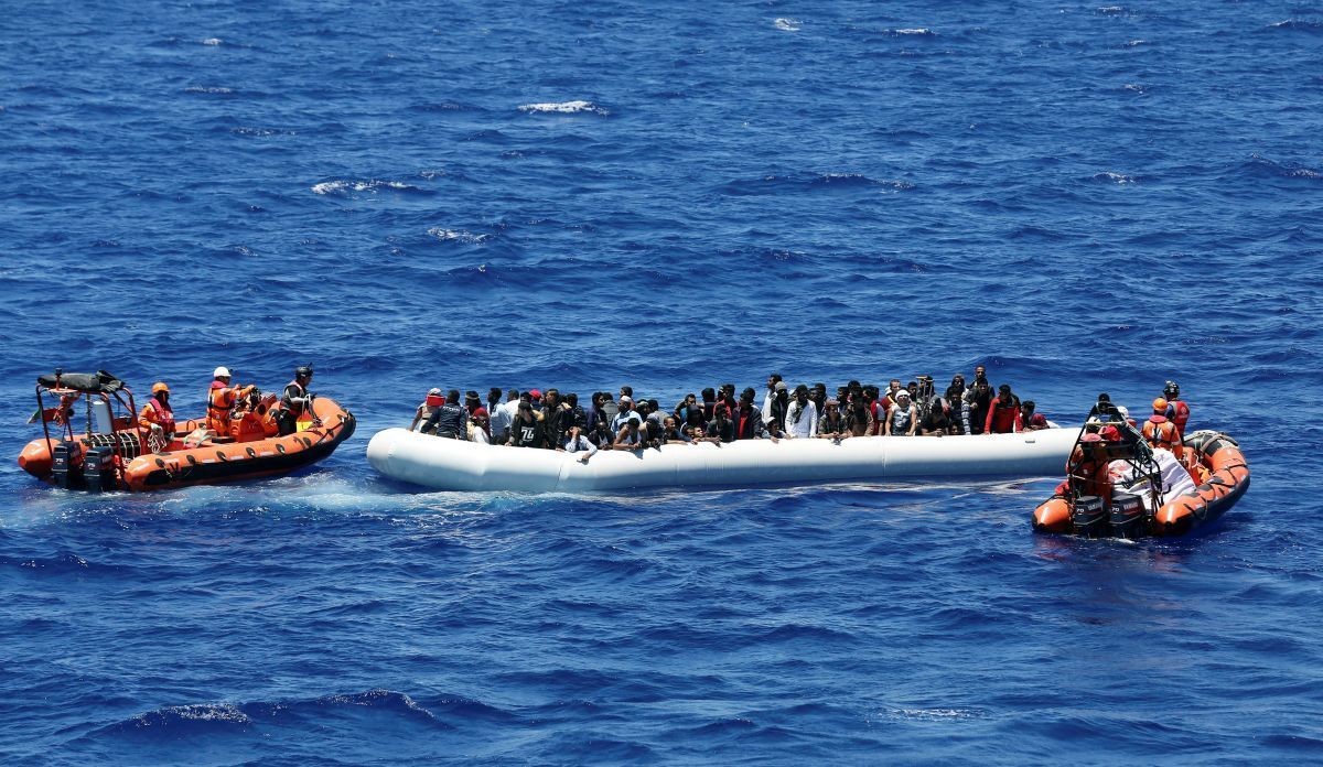 Вице-премьер Италии предложил ввести санкции против Франции из-за колонизации Африки Вице-премьер Италии предложил ввести санкции против Франции из-за колонизации Африки