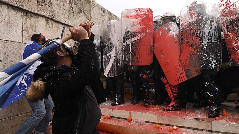 "Демонстрація демократії": у Греції під час протестів постраждали багато людей – фото і відео "Демонстрація демократії": у Греції під час протестів постраждали багато людей – фото і відео
