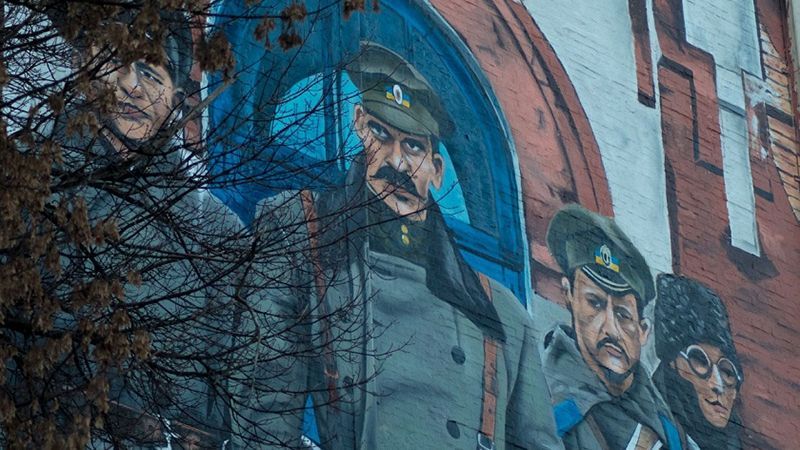В Киеве появился мурал, посвященный бою под Крутами: впечатляющие фото