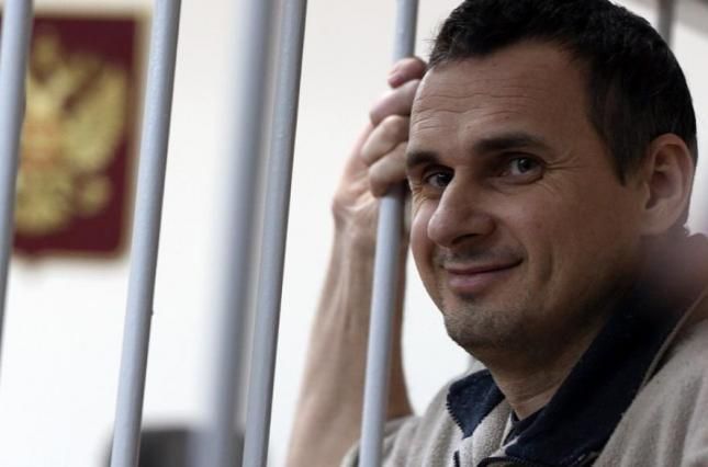 Сенцов написав лист, у якому передав привіт Порошенку та Клімкіну Сенцов написав лист, у якому передав привіт Порошенку та Клімкіну