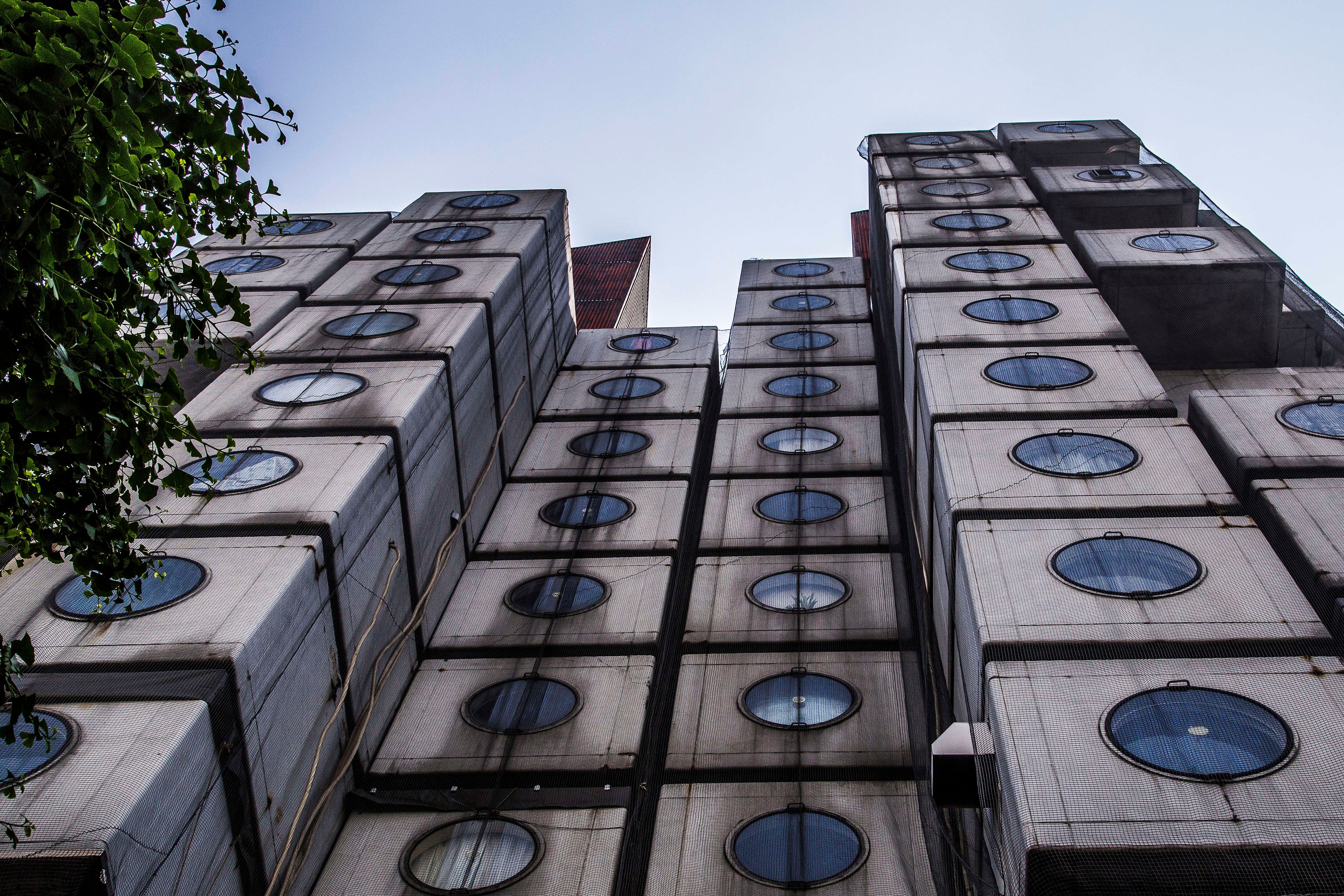 Архітектор з Одеси українізував відому вежу в Токіо: фото зсередини