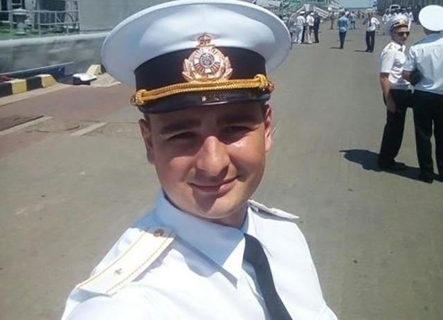 В одного з полонених українських моряків досі є осколки в руці та не згинаються пальці: фото