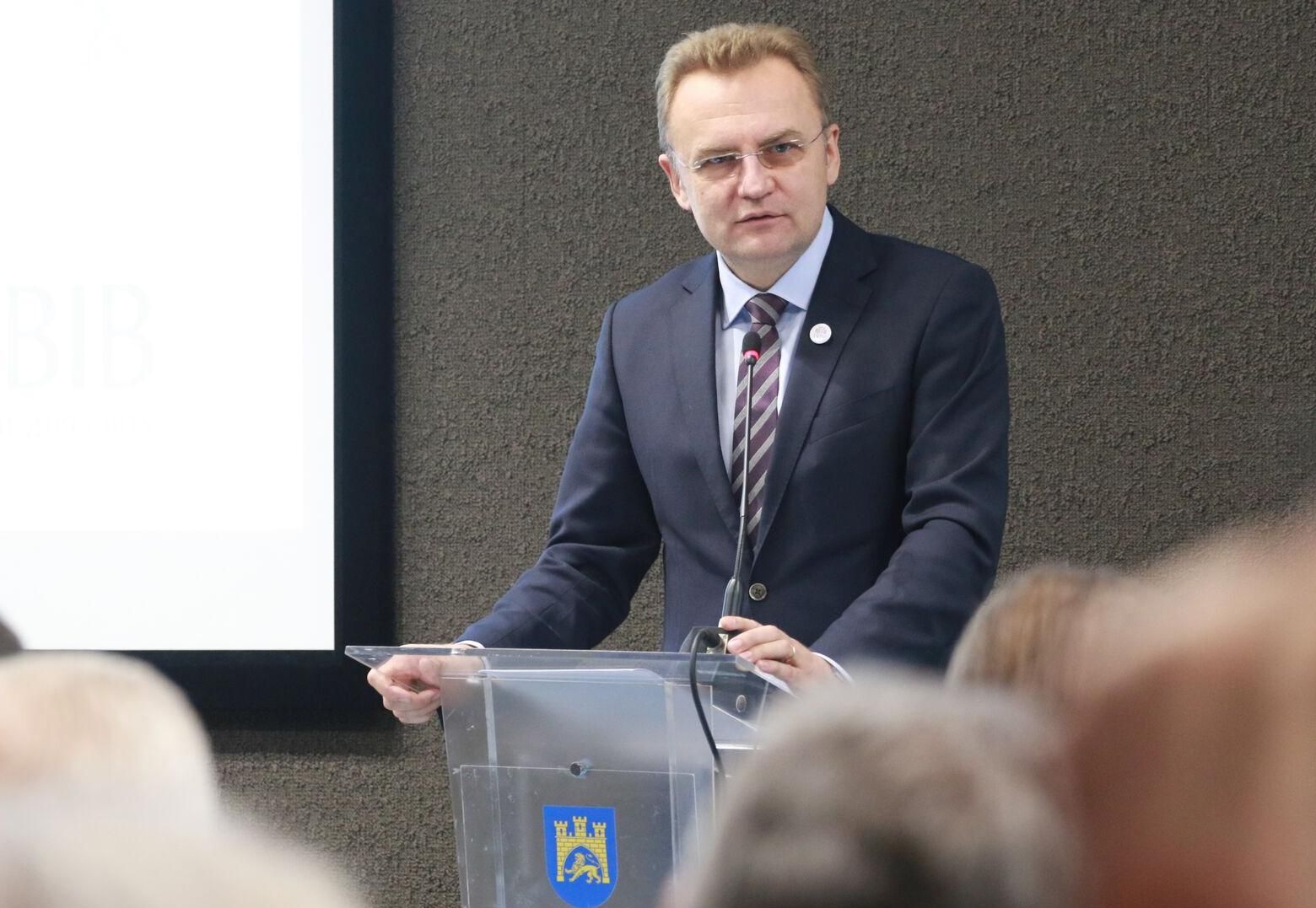 Садовий закликав Тимошенко зняти свою кандидатуру на його користь Садовий закликав Тимошенко зняти свою кандидатуру на його користь