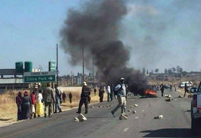 Масові протести у Зімбабве: жителі вимагають відставки президента – фото, відео