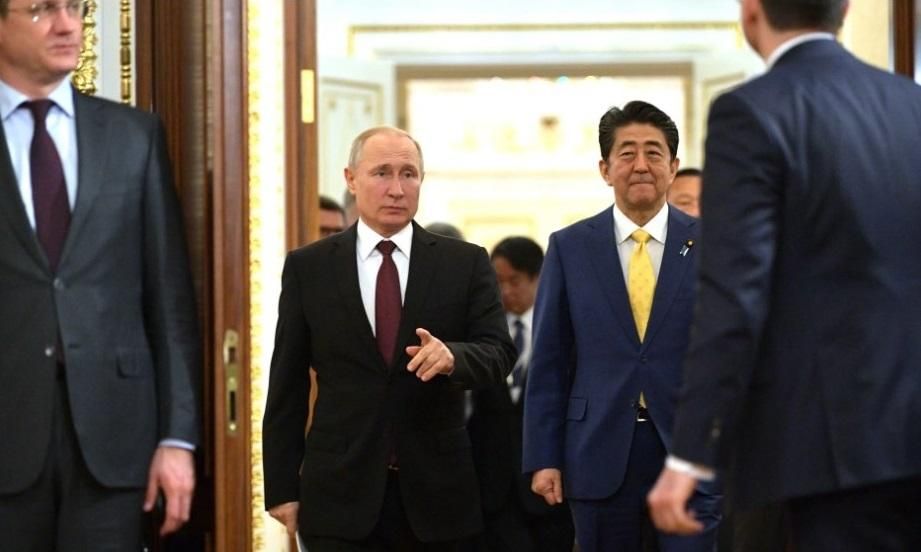 Путін заграє, щоб отримати вплив, – американські ЗМІ про Курили, Росію і Японію