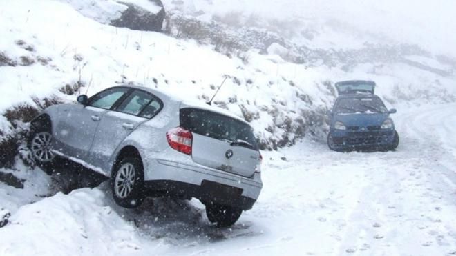 Через сильні снігопади в Україні лише за день сталось 850 аварій