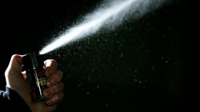 На Буковині учень розпилив газ у школі: 16 дітей опинились у лікарні з отруєнням