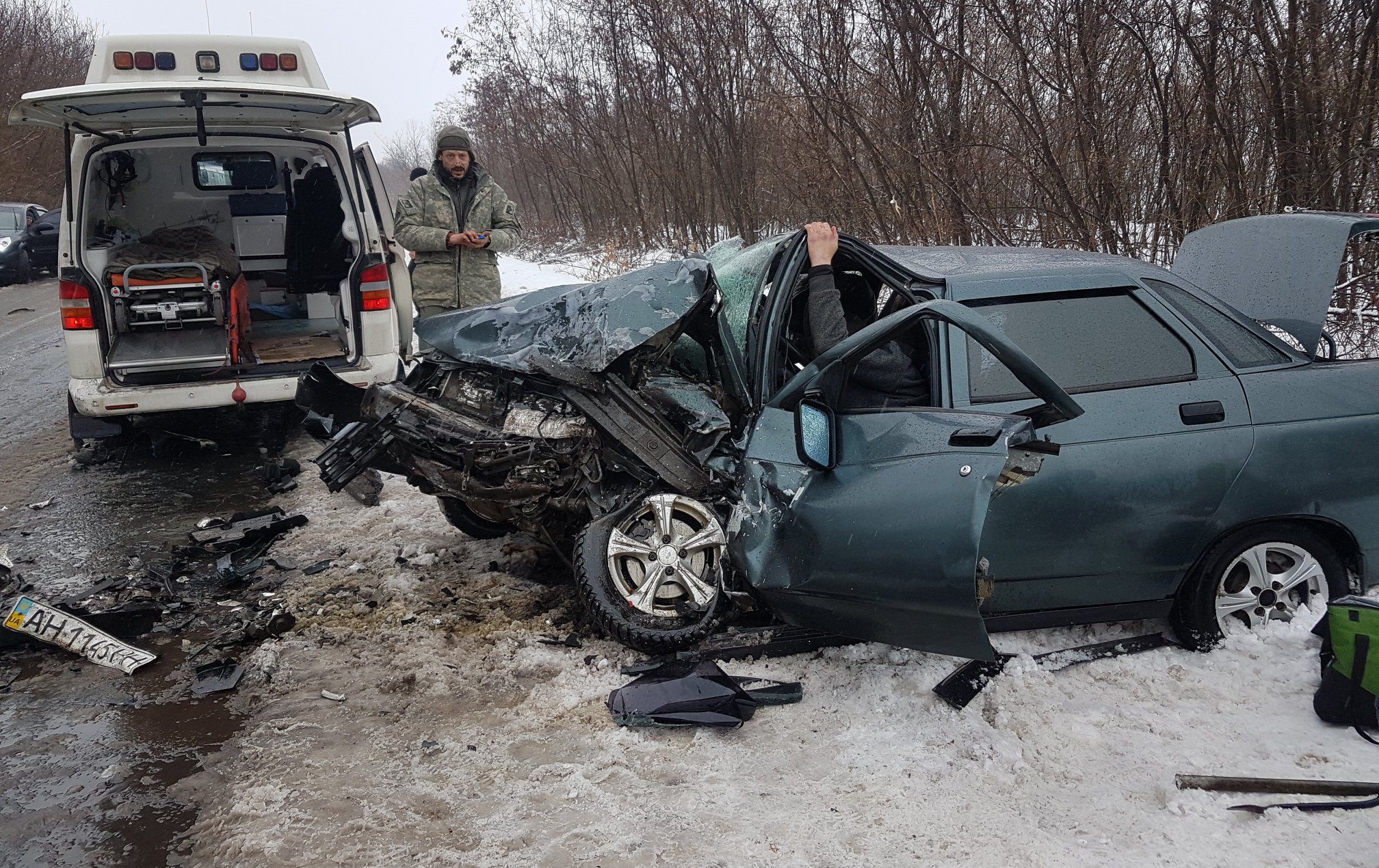 На Донбассе произошло ужасное ДТП, много пострадавших: фото с места аварии