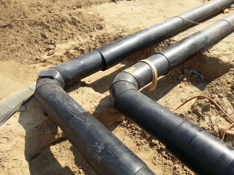 В Киеве посреди зимы решили проложить водопровод: видео В Киеве посреди зимы решили проложить водопровод: видео