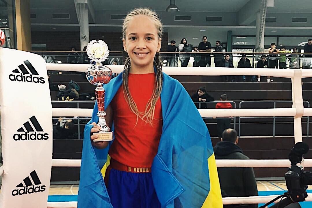 10-летняя боксерка из Харькова покорила сердца Усика и Ломаченко: фото