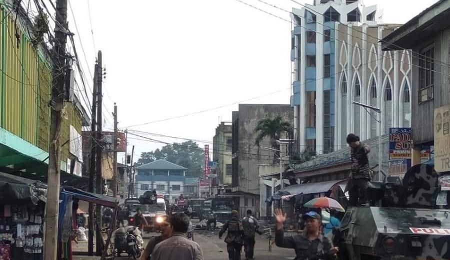 Вибухи на Філіппінах: "Ісламська держава" взяла на себе відповідальність за теракт Вибухи на Філіппінах: "Ісламська держава" взяла на себе відповідальність за теракт