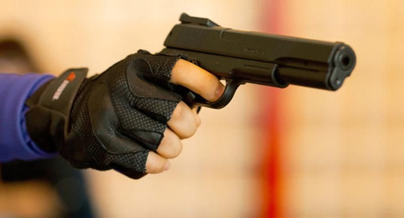 В Одесі чоловік влаштував стрілянину біля кафе: є поранені В Одесі чоловік влаштував стрілянину біля кафе: є поранені