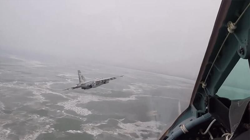 Украина подняла ударные самолеты над Азовским морем: впечатляющее видео