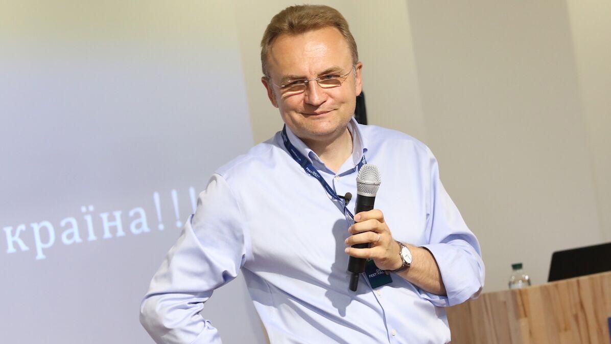 Садовый призвал Вакарчука объединиться на парламентских выборах Садовый призвал Вакарчука объединиться на парламентских выборах