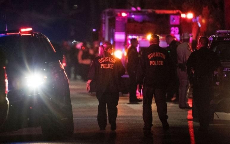 Стрельба в Хьюстоне: ранены пять полицейских, двое подозреваемых убиты