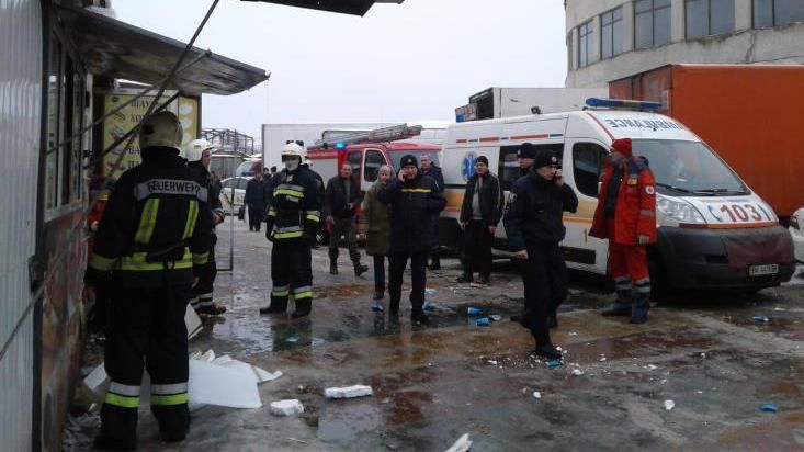 В центре Ровно взорвался киоск с шаурмой: есть пострадавшие В центре Ровно взорвался киоск с шаурмой: есть пострадавшие