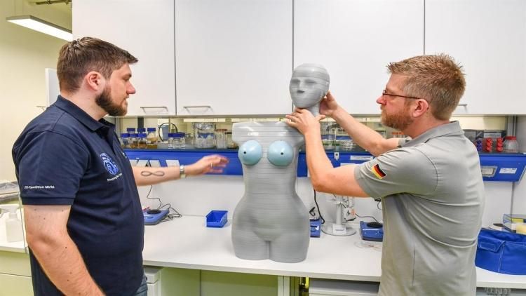 Науковці вимірюватимуть космічну радіацію за допомогою манекенів Науковці вимірюватимуть космічну радіацію за допомогою манекенів