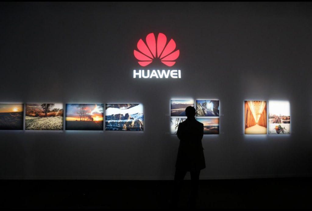 Huawei готовит к выходу свой первый смарт-телевизор Huawei готовит к выходу свой первый смарт-телевизор