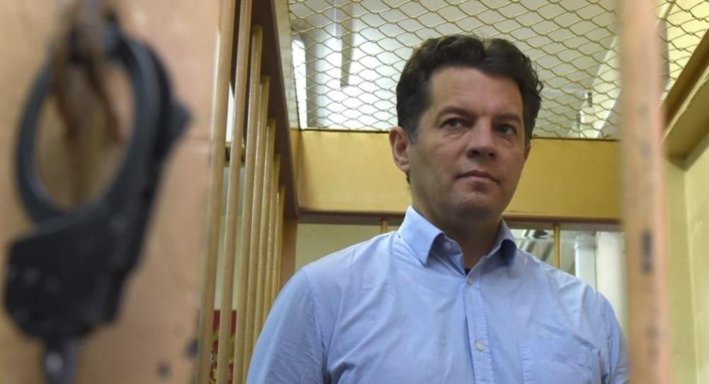 Сюрприз у бібліотеці: Сущенко залишив полоненим морякам подарунок у "Лефортово"