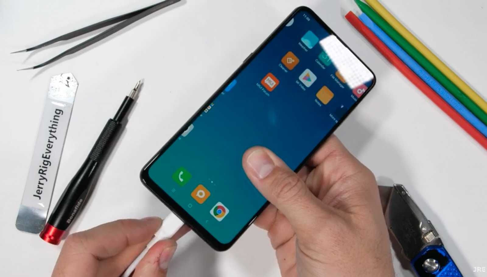 Флагман Xiaomi Mi Mix 3 розібрали - відео Флагман Xiaomi Mi Mix 3 розібрали - відео