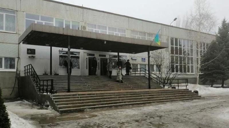 У Кривому Розі ймовірно замінували шість шкіл, у двох вибухівки не знайшли: фото У Кривому Розі ймовірно замінували шість шкіл, у двох вибухівки не знайшли: фото