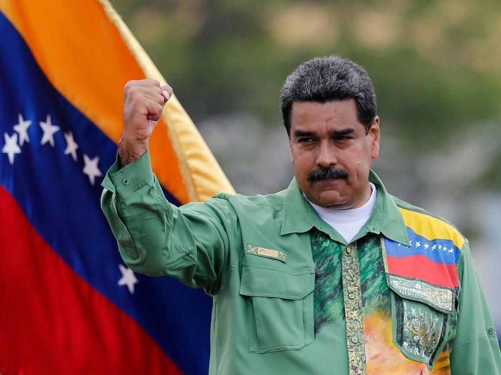 Криза у Венесуелі: Мадуро вихваляється російською зброєю