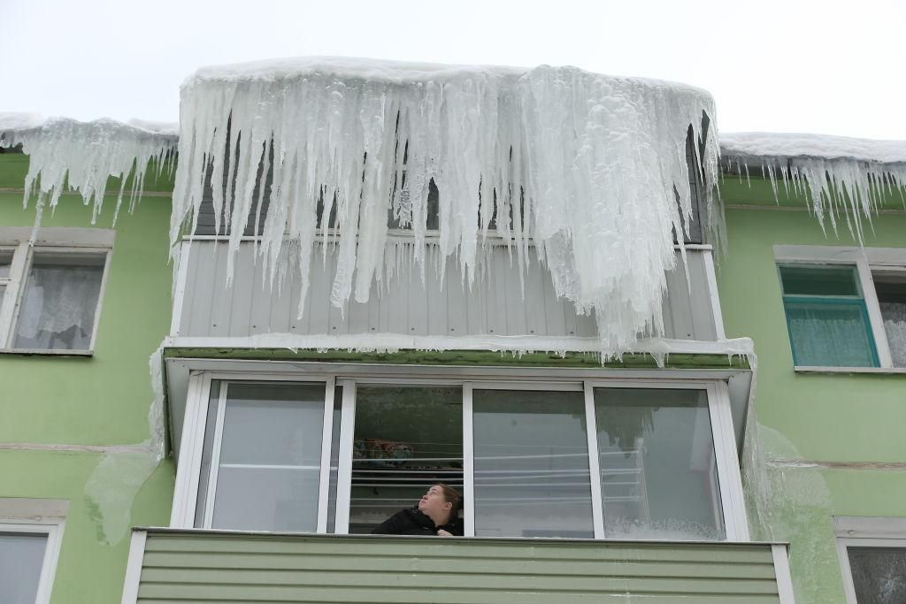 Що робити, якщо на людину впала бурулька - куди звертатися Що робити, якщо на людину впала бурулька - куди звертатися