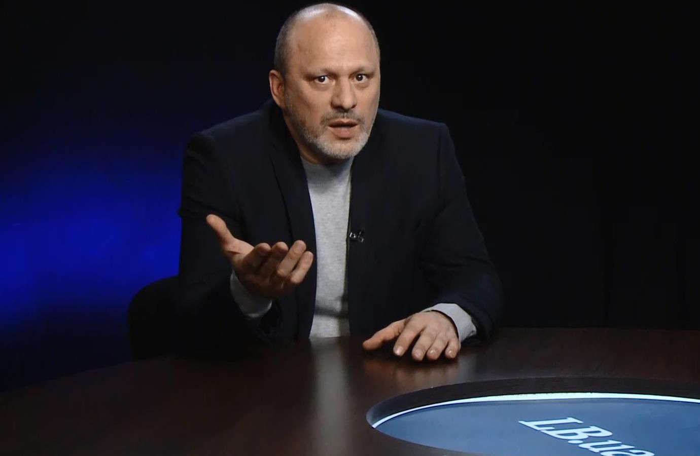 Голову Суспільного телебачення Аласанію раптово звільнили з роботи Голову Суспільного телебачення Аласанію раптово звільнили з роботи