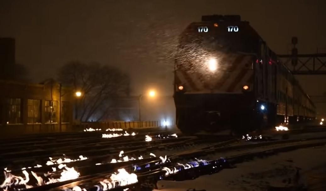 Через арктичні холоди у США підпалюють рейки: відео Через арктичні холоди у США підпалюють рейки: відео