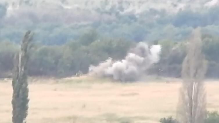 Не с пустыми руками приехали: видео разрушительного удара по позиции боевиков на Донбассе