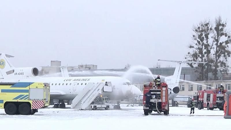 Аварійна посадка літака і пожежа: у львівському аеропорту провели масштабні навчання – фото Аварійна посадка літака і пожежа: у львівському аеропорту провели масштабні навчання – фото