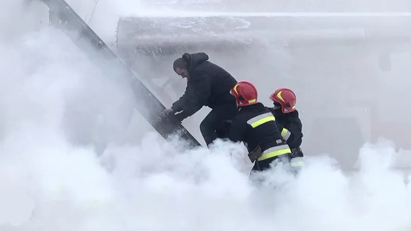 Врятованим (умовно) людям надавали першу медичну допомогу