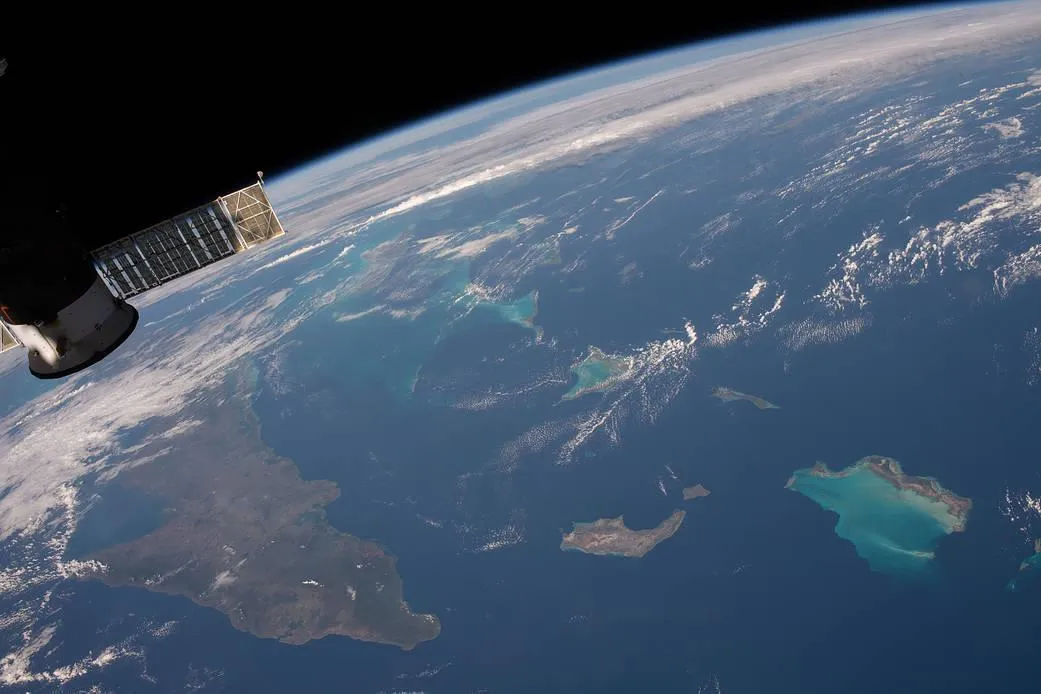 NASA показали новий яскравий знімок з МКС