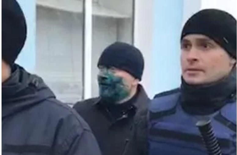 Александра Вилкула облили зеленкой: безудержная реакция соцсетей Александра Вилкула облили зеленкой: безудержная реакция соцсетей