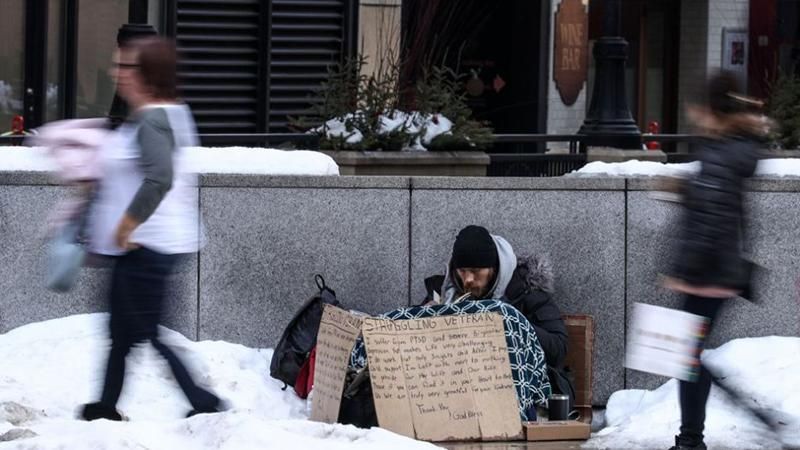 В Чикаго люди забронировали десятки гостиничных номеров для бездомных из-за аномальных морозов