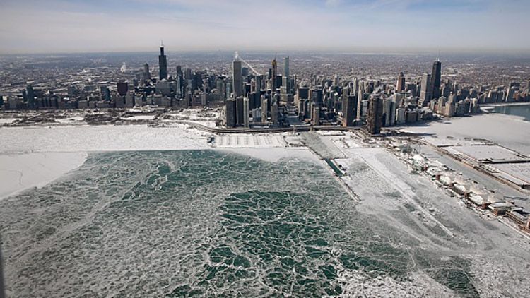 Грабують теплий одяг: як люди реагують на льодовиковий період у США – фото, відео Грабують теплий одяг: як люди реагують на льодовиковий період у США – фото, відео