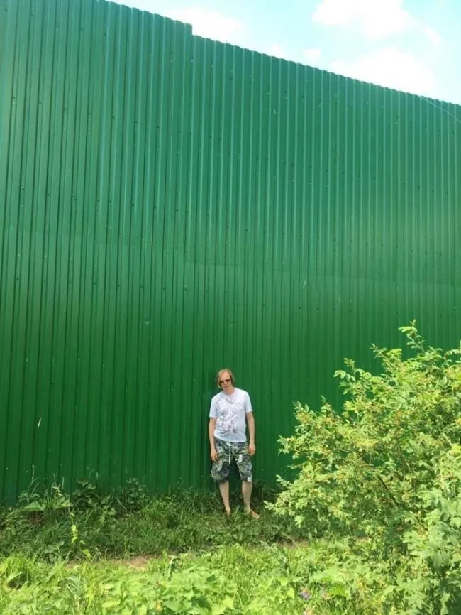 13-метровий паркан Віктора Бондика
