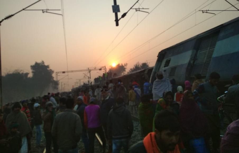 В Індії потяг зійшов з рейок: є загиблі