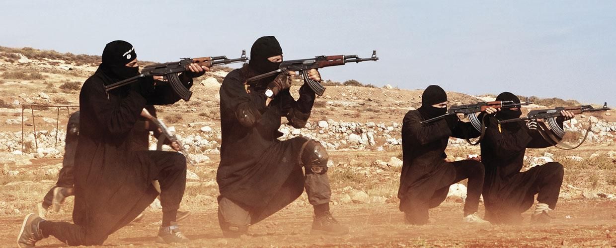 Озброєні до зубів машини для вбивства: моторошні факти про бойовиків "Ісламської держави" Озброєні до зубів машини для вбивства: моторошні факти про бойовиків "Ісламської держави"