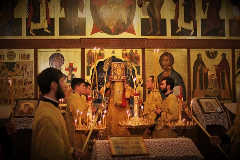 Маніпуляції з словом Божим: якою мовою проводитимуть богослужіння у ПЦУ Маніпуляції з словом Божим: якою мовою проводитимуть богослужіння у ПЦУ