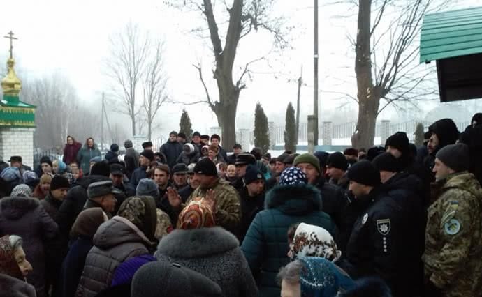 В Московському патріархаті заявили про побиття поліцією священика на Тернопільщині: відео