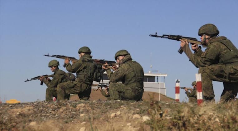 Російські морпіхи проводять бойові навчання в окупованому Криму
