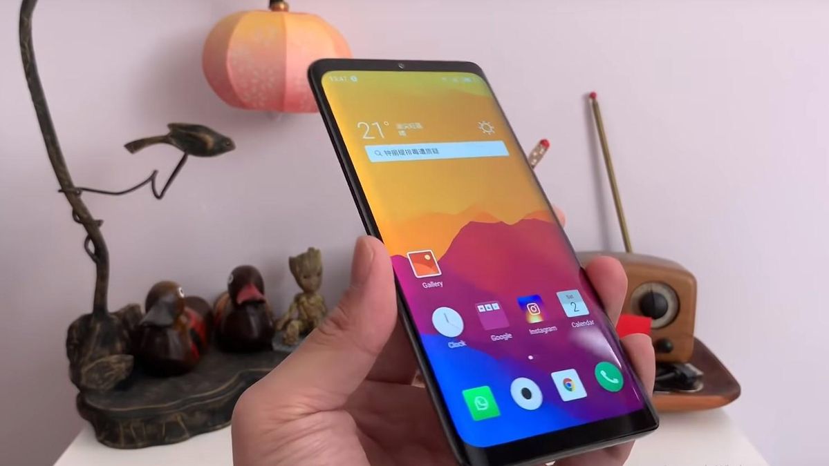 Видео дня: смартфон Meizu Zero без единой кнопки и отверстия протестировали  - Техно