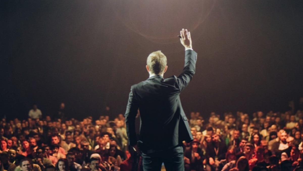 Участники рейтингов Forbes, основатели компаний и эксперты с мировым именем на сцене #ЛОБ19